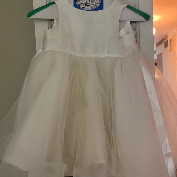 Elegant White Kids Dress - Picture 1 of 5